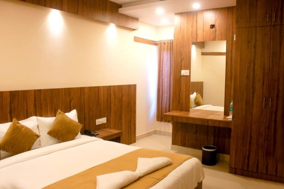Hotel Sakura Inn Hosur Ngoại thất bức ảnh